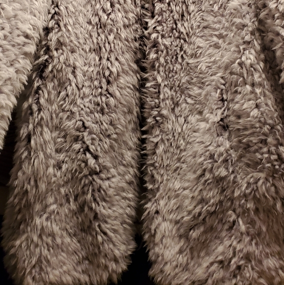 NWT Sherpa Faux Fur Jacket- 100% Exclusive - Picture 5 of 8
